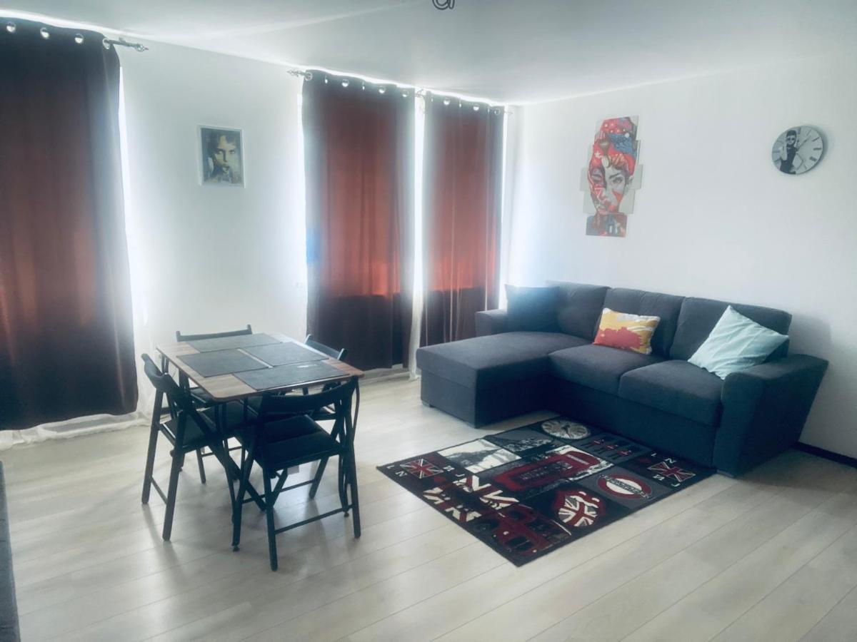 Tourist Apartment 1 Piatra Neamţ Zewnętrze zdjęcie